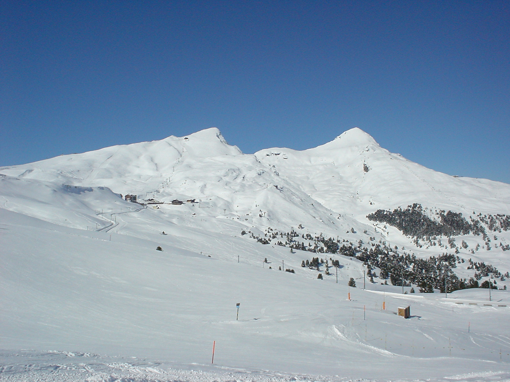 Kleine Scheidegg ski area between Grindelwald and Wengen