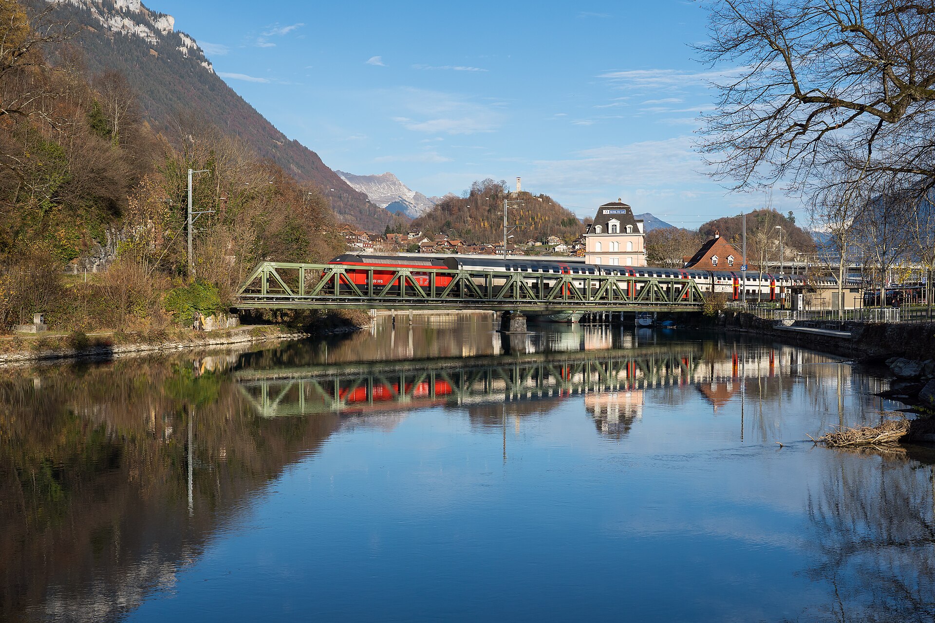 H&ouml;hematte meadow in Interlaken with the Jungfrau in view
